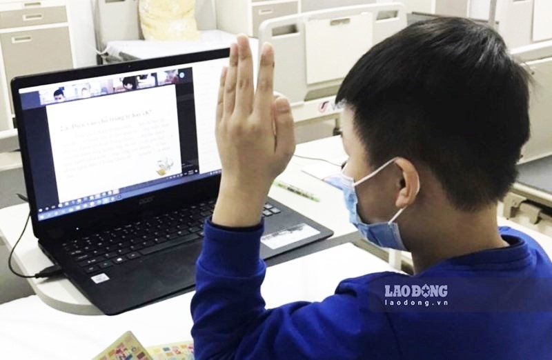 Hà Nội hiện không chủ trương dạy học trực tuyến khi có học sinh mắc COVID-19. Ảnh: Hải Nguyễn