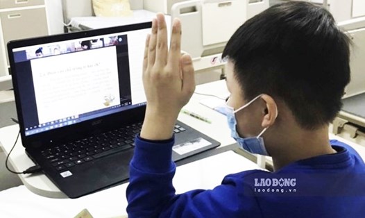 Hà Nội hiện không chủ trương dạy học trực tuyến khi có học sinh mắc COVID-19. Ảnh: Hải Nguyễn