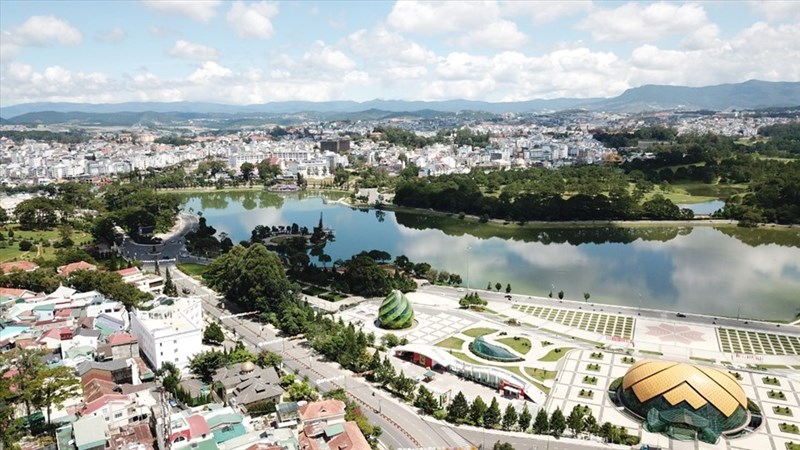 Xem xét đề xuất "đào" sân golf Đồi Cù để làm bãi xe 7 tầng ngầm ở Đà Lạt