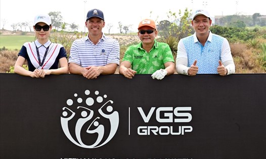Ông Bùi Đức Long – Chủ tịch Hội đồng Quản trị VGS Group tham gia sự kiện Pro-am cùng tay golf hàng đầu thế giới Paul Casey và doanh nhân – diễn viên Bình Minh. Ảnh: Quang Thắng