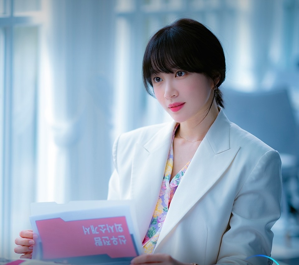 Hani đã đưa bạn trai về ra mắt bố mẹ. Ảnh: Nhà sản xuất Disney+