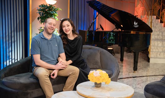 Hoa hậu Ngô Phương Lan và ông xã tham gia chương trình "Khách sạn 5 sao". Ảnh: VTV