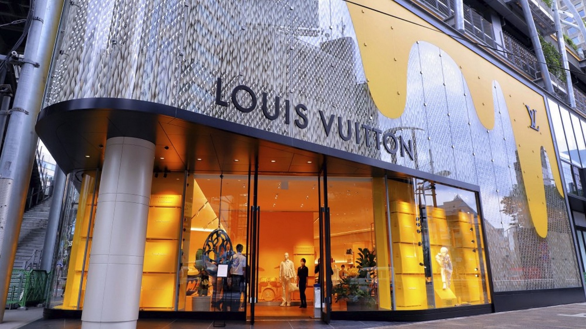 Kỳ tích từ chiến lược kinh doanh hoàn hảo của LVMH