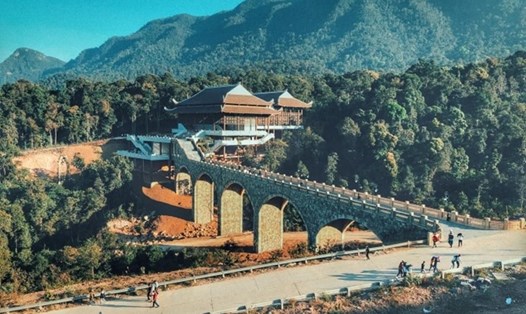 Tour “Hà Nội - Tây Yên Tử: Theo dấu chân Phật Hoàng” nhận được sự yêu thích của du khách trong và ngoài nước. Ảnh: LĐ