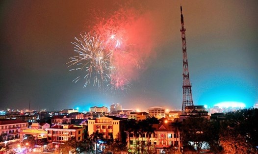 UBND tỉnh Ninh Bình đã có văn bản đồng ý chủ trương bắn pháo hoa chào mừng kỷ niệm 1.055 năm Nhà nước Đại Cồ Việt và khai mạc Lễ hội Hoa Lư năm 2023. Ảnh minh hoạ