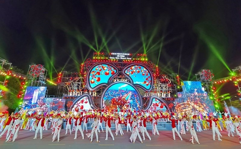 Chương trình nghệ thuật với sự tham gia của các đoàn nghệ thuật, các nghệ sĩ nổi tiếng, hứa hẹn thu hút rất đông nhân dân và du khách tham dự. Ảnh: Cổng TTĐT Hải Phòng