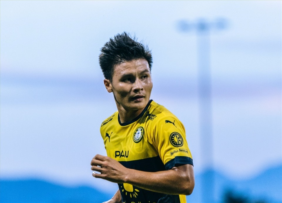 Quang Hải nhận lương hơn 1 tỉ đồng cho mỗi mùa giải ở Pau FC. Ảnh: Pau FC