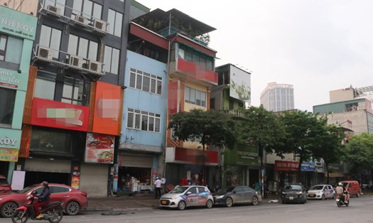 Nghịch lý nhà mặt phố Hà Nội bỏ trống hàng loạt nhưng giá thuê vẫn tăng mạnh. Ảnh: Thu Giang