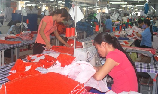 Người lao động tại một doanh nghiệp may trên địa bàn tỉnh Nam Định. Ảnh: Công đoàn Nam Định