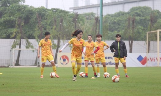 Đội tuyển nữ Việt Nam lên đường sang Nhật Bản tập huấn trước thềm SEA Games. Ảnh: VFF