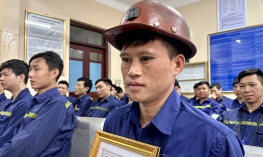 Thợ lò Nghề Dung Tỉnh dẫn đầu danh sách công nhân tiêu biểu tháng 3.2023. Ảnh: Công ty than Khe Chàm