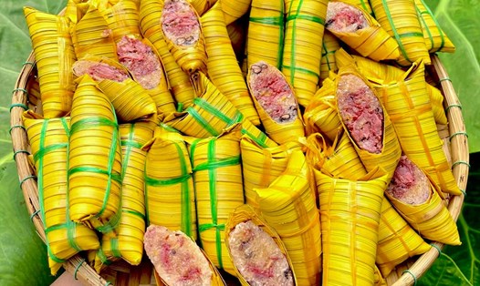 Mẹt bánh lá dừa hấp dẫn với đa dạng loại nhân bánh khác nhau. Ảnh: Bánh lá dừa Sáu Nho