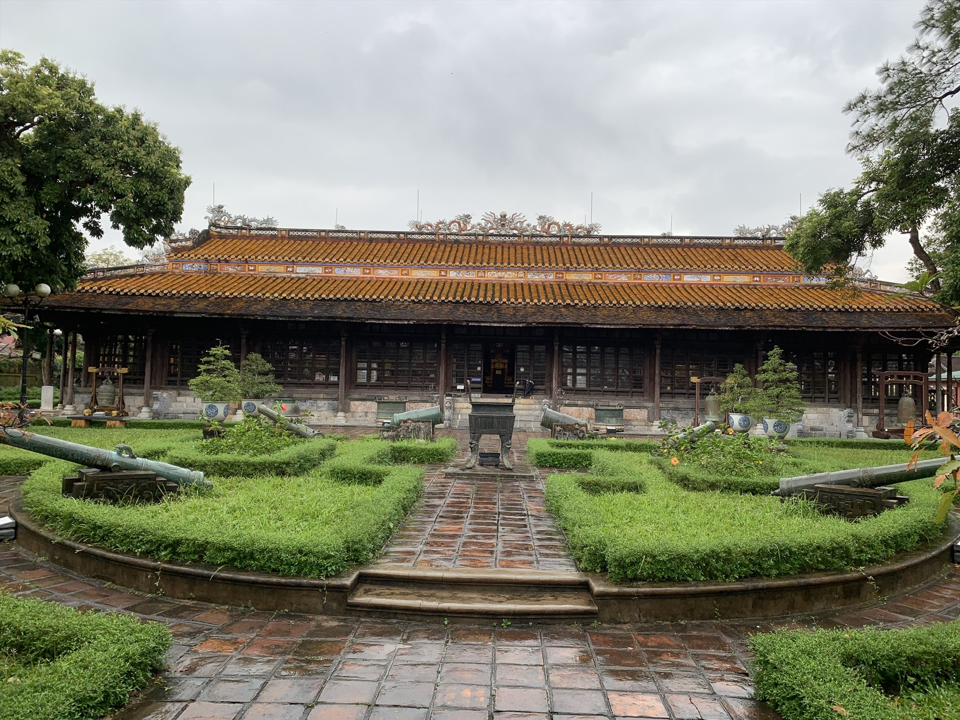 Điện Long An nay là Bảo tàng Cổ vật Cung đình Huế. Ảnh: Tường Minh