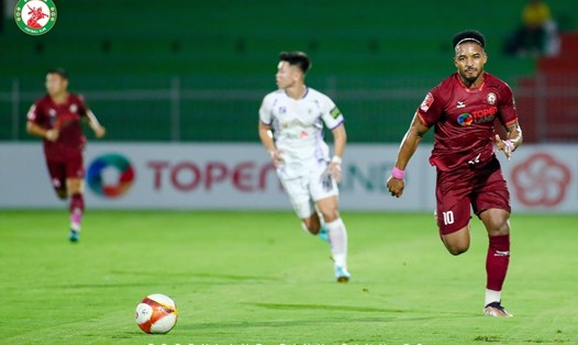 Rafaelson lập cú hat-trick giúp Bình Định thắng Hà Nội 3-1. Ảnh: CLB Bình Định