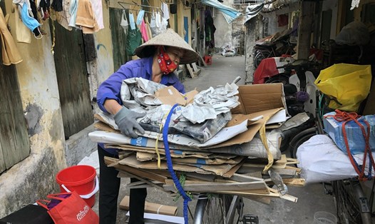Một lao động tự do tại Quận Cầu Giấy, Hà Nội. Ảnh: Bảo Hân