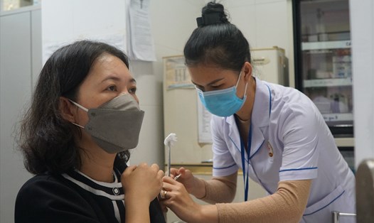 Tiêm vaccine phòng chống COVID-19 cho người dân TP Hồ Chí Minh. Ảnh: Thanh Chân