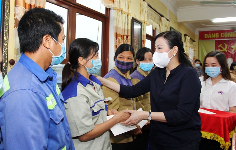 Bà Nguyễn Thanh Hải - Uỷ viên Trung ương Đảng, Bí thư Tỉnh ủy Thái Nguyên - sẽ gặp gỡ, đối thoại trực tiếp với công nhân. Ảnh: Công đoàn Thái Nguyên