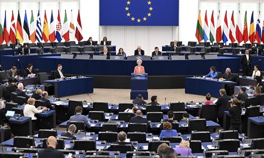 Uỷ ban châu Âu thông qua đề xuất quy định đoàn kết mạng để bảo vệ công dân và doanh nghiệp. Ảnh: AFP