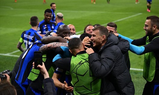 Các cầu thủ Inter Milan ăn mừng sau khi lọt vào bán kết Champions League.  Ảnh: CLB Inter Milan