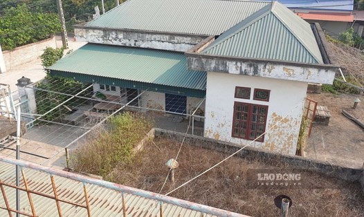 Nhà máy nước sạch xã Phạm Ngũ Lão (Kim Động, Hưng Yên) hoạt động từ năm 2014, nhưng đã bỏ hoang cách đây 5 năm. Ảnh: Trần Tuấn