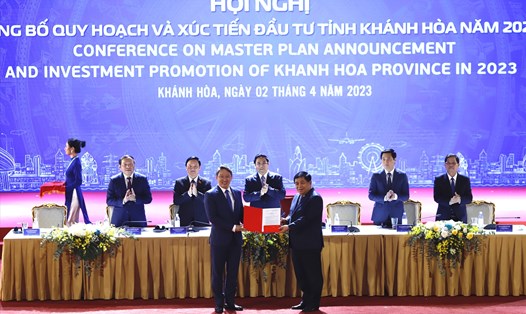 Công bố loạt quy hoạch quan trọng tại tỉnh Khánh Hòa với sự chứng kiến của Thủ tướng Phạm Minh Chính. Ảnh: Hữu Long