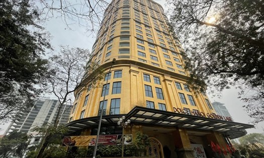 Khách sạn dát vàng Dolce Hanoi Golden Lake được rao bán. Ảnh: Đinh Huy.