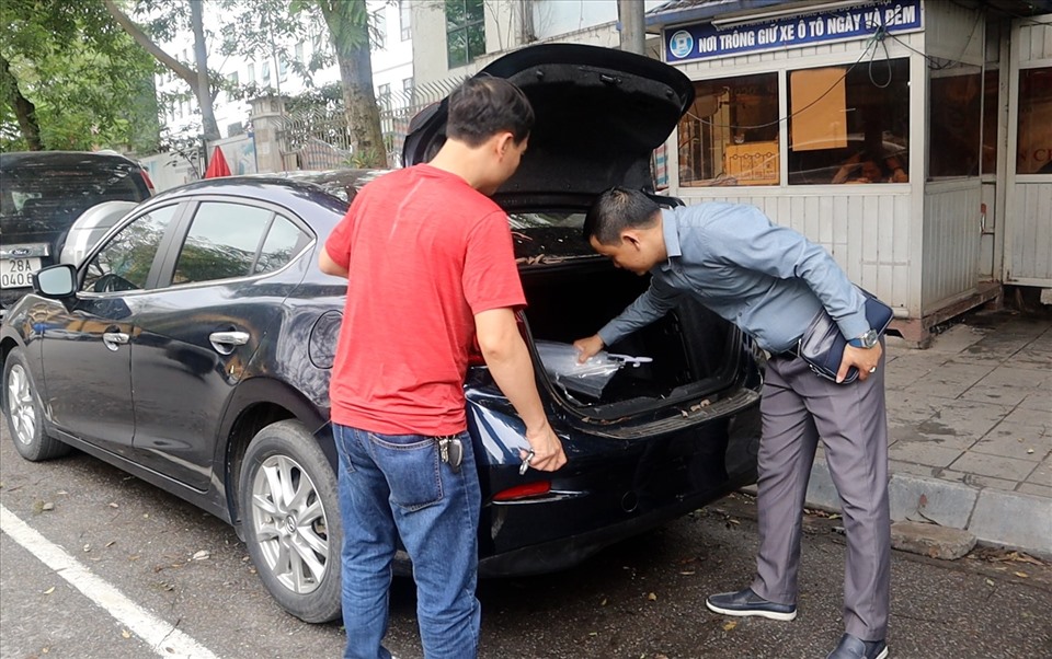 Mặc dù giá thuê xe tự lái tăng giá gấp đôi nhưng nhiều cơ sở vẫn “cung không đủ cầu“. Ảnh: Minh Hà