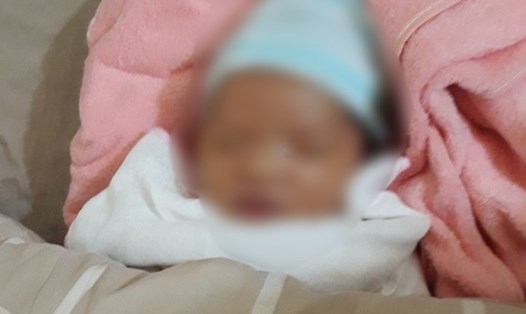 Bé gái sơ sinh 2,7 kg được tìm thấy trước cổng chùa Đáy (xã Nhân Hoà, Vĩnh Bảo, Hải Phòng). Ảnh: UBND xã Nhân Hoà