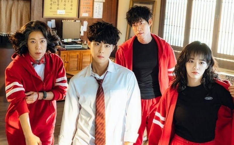 Dàn nhân vật chính của phim The Uncanny Counter. Ảnh: Nhà sản xuất OCN