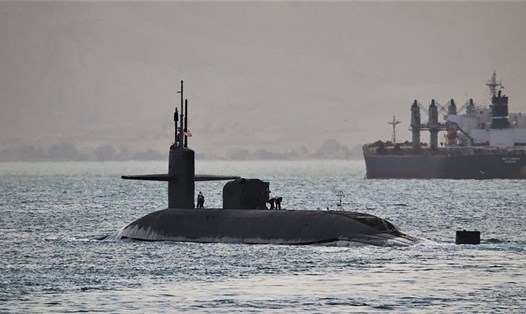 Tàu ngầm USS Florida đi qua kênh đào Suez trên đường đến Biển Đỏ ngày 7.3.2023. Ảnh: Bộ Quốc phòng Mỹ