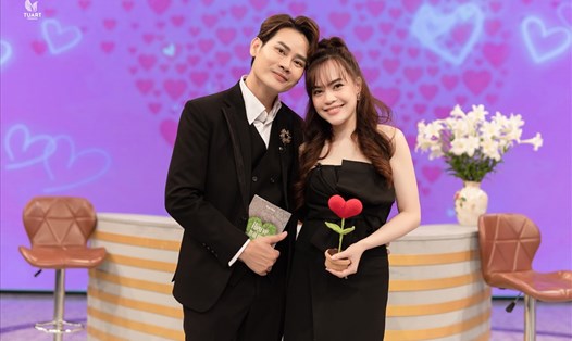 Vợ chồng Hồng Phúc và Quỳnh Phượng tham gia chương trình "Khách sạn 5 sao". Ảnh: VTV