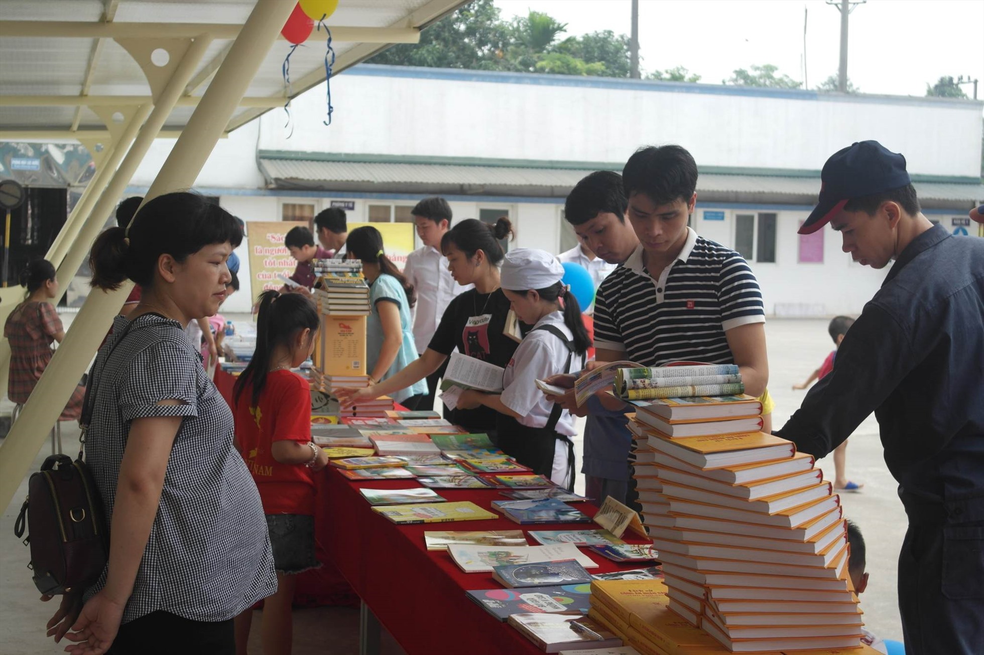 Ngày hội đọc sách của Công ty TNHH Công Nghệ Cosmos. Ảnh: Cosmos