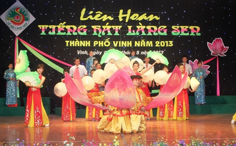 Liên hoan Tiếng hát Làng Sen, một trong những hoạt động chính của Lễ hội Làng Sen kỷ niệm ngày sinh nhật Bác. Ảnh tư liệu: Quang Đại