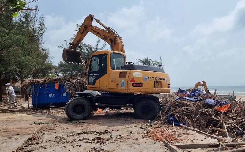 Những công trình tạm trên các khu vực bị thu hồi được tiến hành dọn dẹp. Ảnh: Thành An