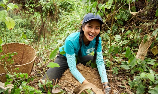 Hoa hậu H'Hen Niê có nhiều kỷ niệm đẹp khi đích thân trồng cây gây rừng. Ảnh: Nhân vật cung cấp