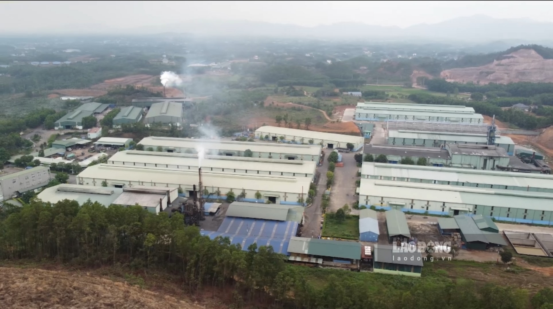 Người dân tố nhà máy xử lý rác thải gây ô nhiễm môi trường. Ảnh: Nguyễn Hoàn