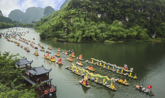 Quần thể danh thắng Tràng An, một trong những điểm du lịch nổi tiếng ở Ninh Bình. Ảnh: Ninh Mạnh Thắng