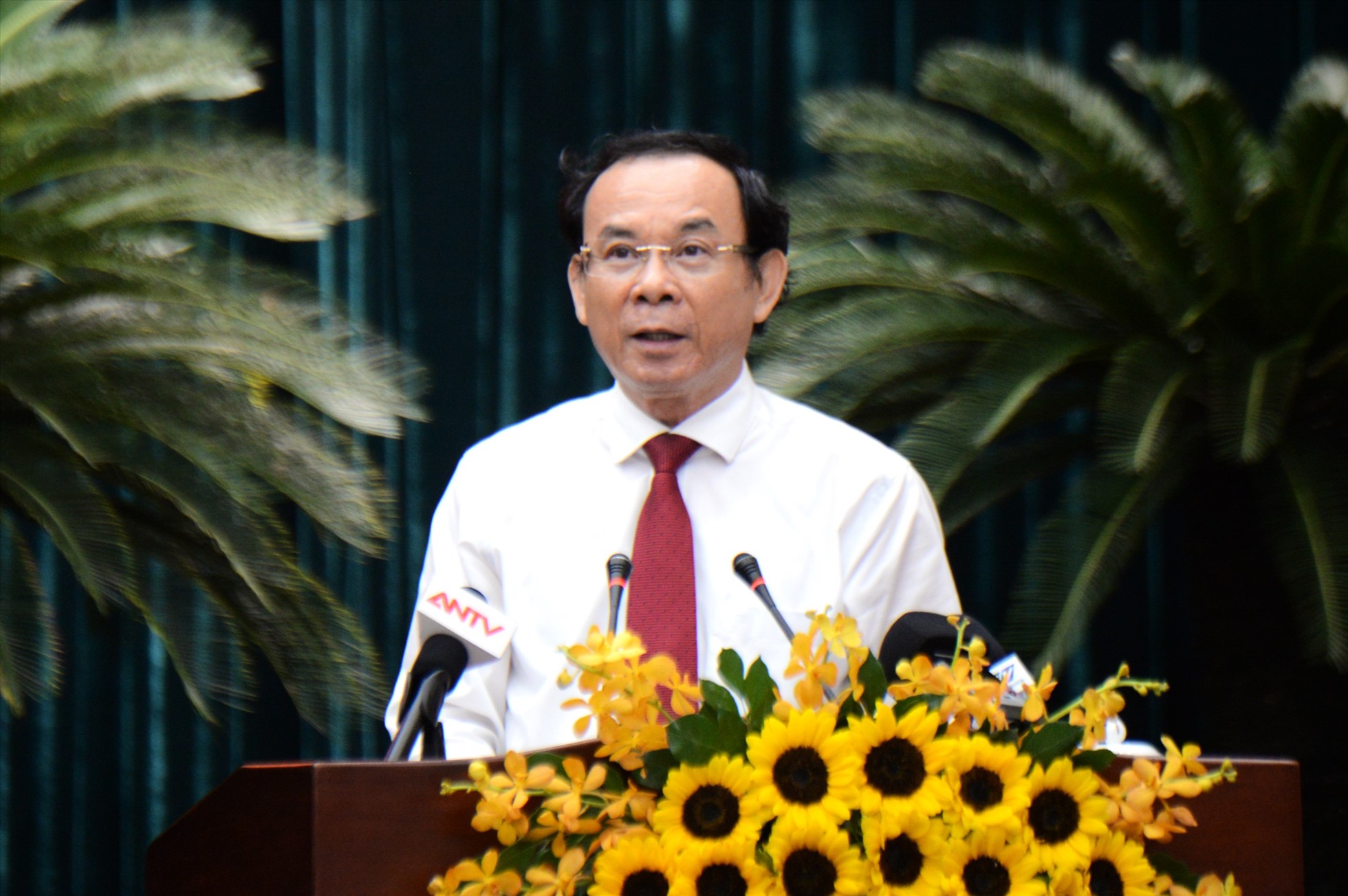 Bí thư Thành ủy TP Hồ Chí Minh Nguyễn Văn Nên phát biểu tại buổi họp mặt.  Ảnh: Minh Quân