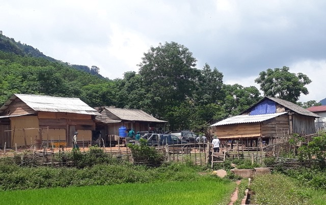 Hỗ trợ đồng bào dân tộc thiểu số xây nhà, khai hoang, phục hóa, cải tạo đất. Ảnh: VGP