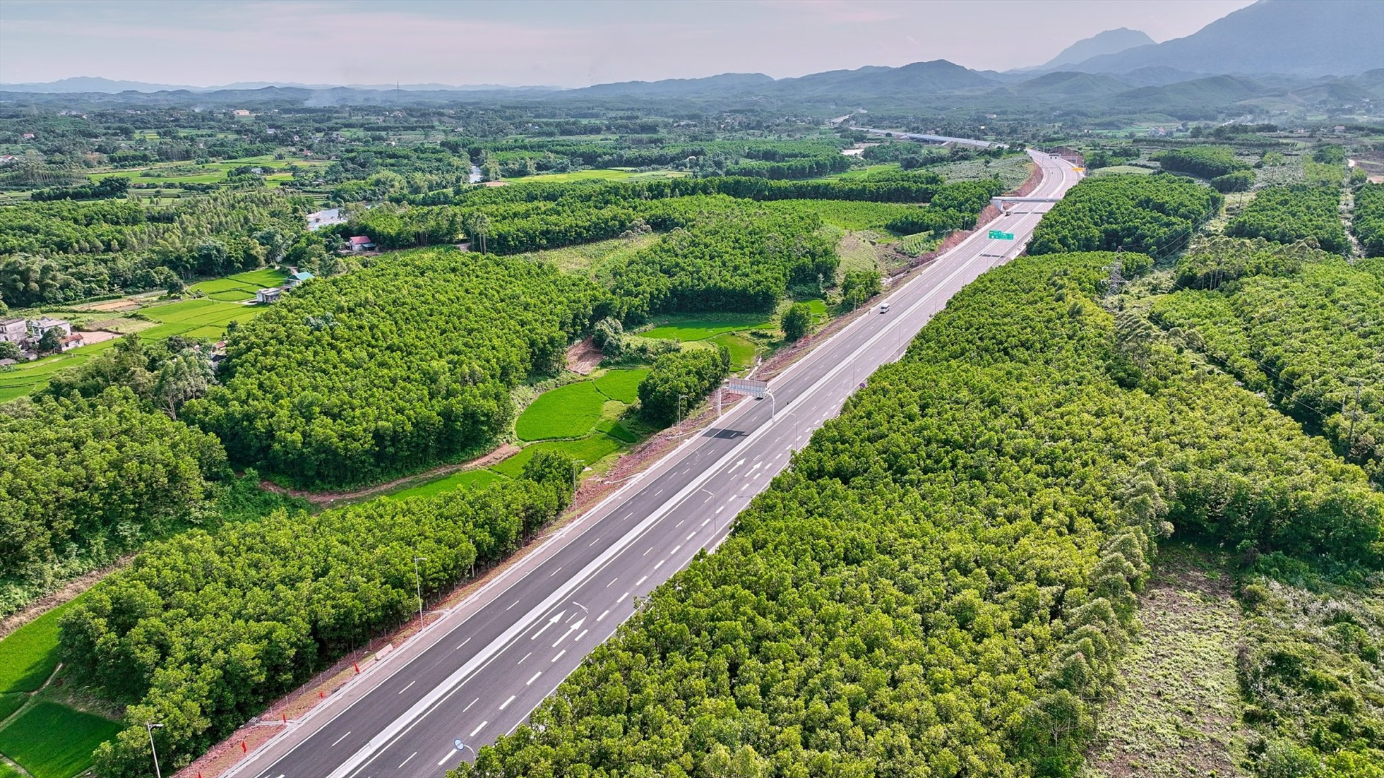 Cao tốc Vân Đồn - Móng Cái. Ảnh: Nguyễn Hùng