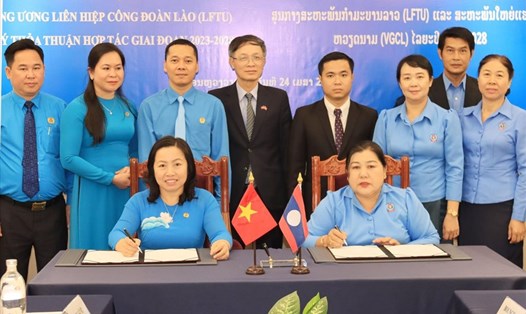 Lễ ký kết Thỏa thuận hợp tác giữa Tổng Liên đoàn Lao động Việt Nam và Trung ương Liên hiệp Công đoàn Lào giai đoạn 2023-2028. Ảnh: Ban Đối ngoại