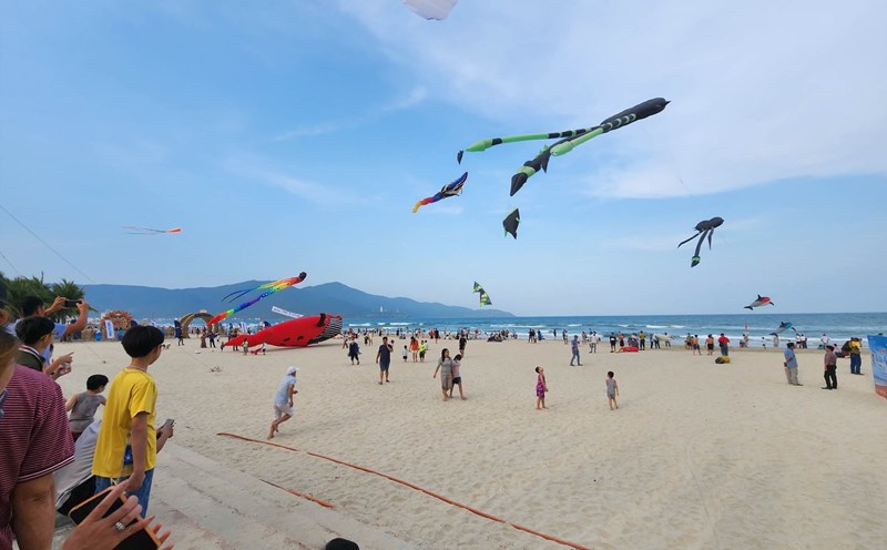 Đà Nẵng khai trương tuần lễ du lịch biển "Vũ điệu biển xanh". Ảnh: Thùy Trang