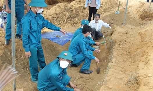 Khai quật hài cốt liệt sĩ tại tỉnh Bình Định. Ảnh: UBND Bình Định