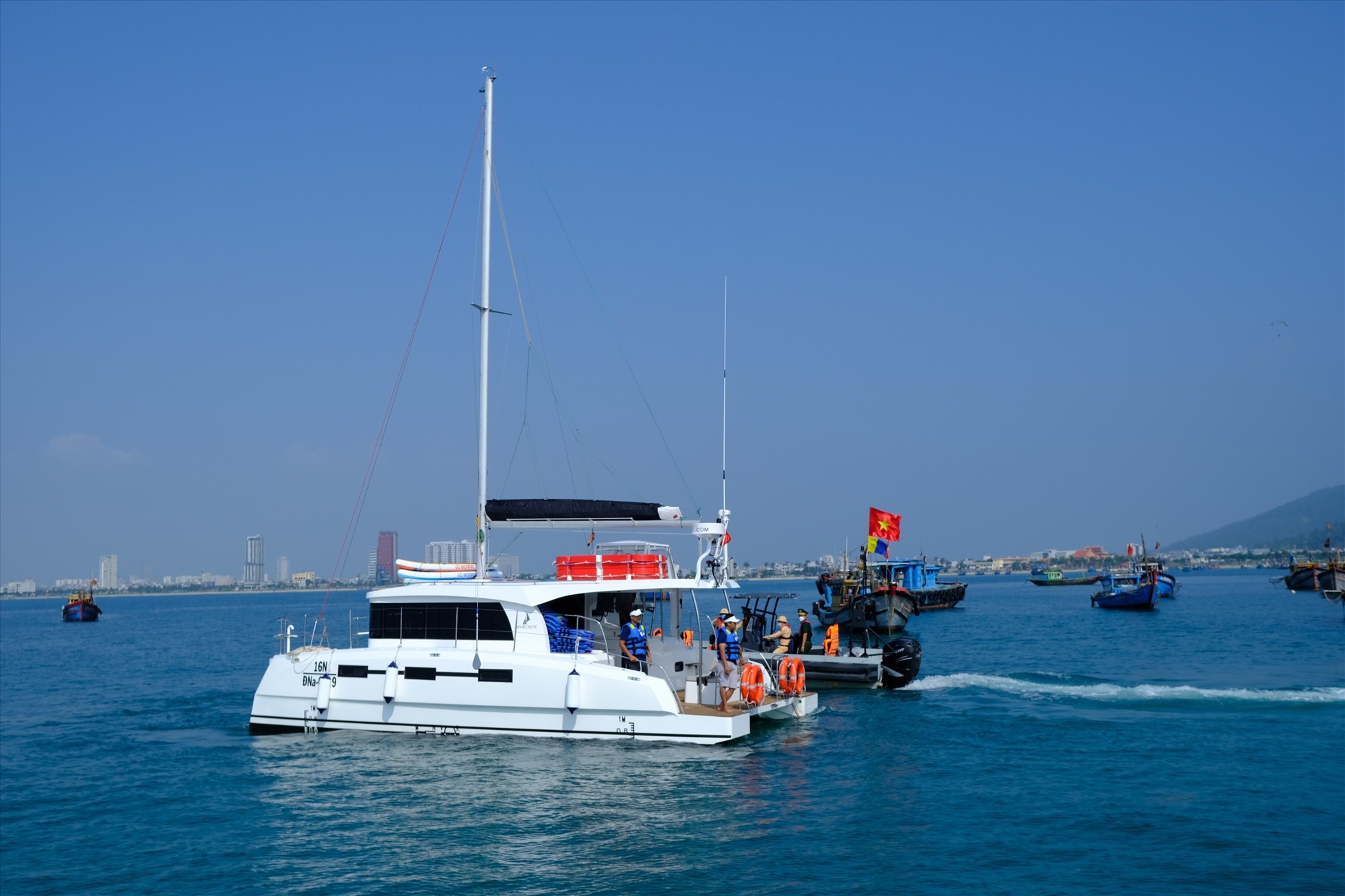 Đà Nẵng ra mắt tuyến du lịch thủy nội. Ảnh: Nguyên Thi