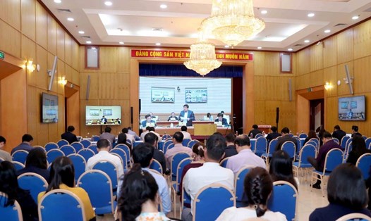 Bộ trưởng Bộ KHĐT Nguyễn Chí Dũng nêu dự báo 2 kịch bản tăng trưởng kinh tế năm 2023. Ảnh: Đức Trung/MPI