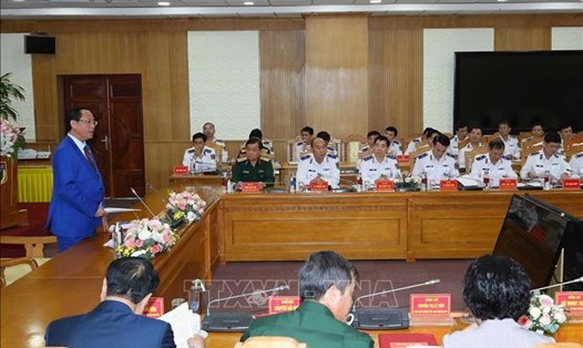 Phó Chủ tịch Quốc hội Trần Quang Phương phát biểu tại buổi làm việc. Ảnh: Trọng Đức/TTXVN