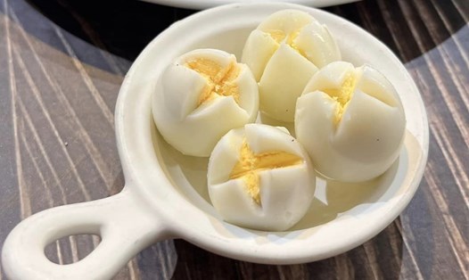Trứng luộc là món ăn nhẹ lành mạnh cho người tiểu đường. Ảnh: Linh Di