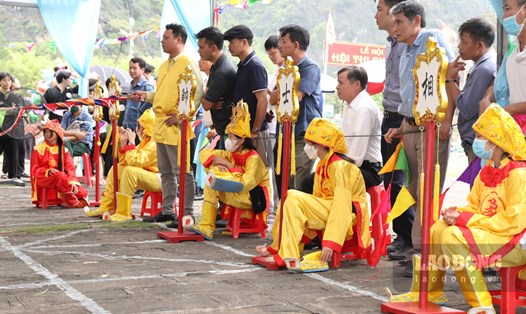 Nhiều hoạt động văn hóa, thể thao và các trò chơi dân gian được tổ chức tại Lễ hội Hoa Lư. Ảnh: Diệu Anh
