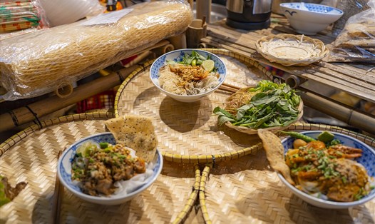 Những tô bún thơm ngon tại lễ hội. Ảnh: Quảng An