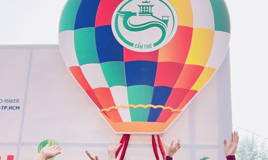 Check-in tại Lễ hội khinh khí cầu Cần Thơ năm 2023.